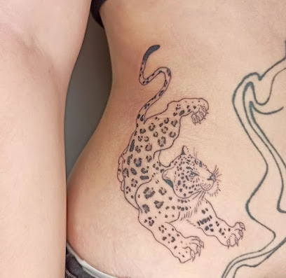 Lune Bleue Tattoo Tatoueur à Paris 02