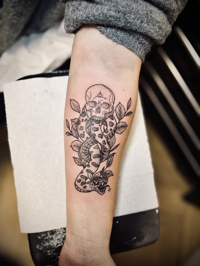 Ink Storm Tattoo, Tatoueur à Thonon-les-Bains