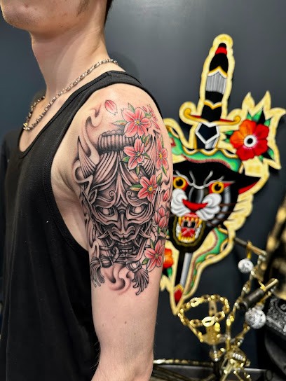 ART&RIDE tatouage - piercing, Tatoueur à Saint-Sébastien-sur-Loire