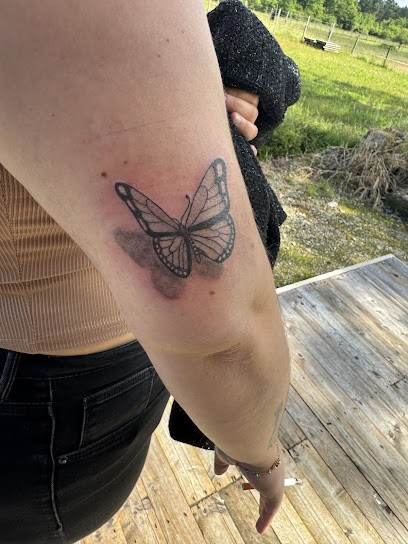 Âmes percées tattoo, Tatoueur à Tizac-de-Lapouyade