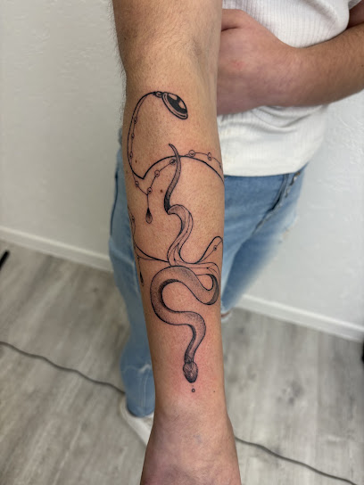 Aconit Tatoueur à Metz