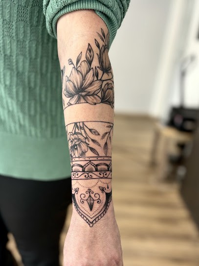 Flo' Artattoo, Tatoueur à Yenne