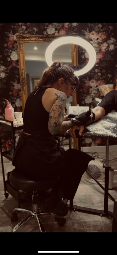 Cigale Noire Tattoo - Tatoueuse À Montpellier, Tatoueur à Montpellier