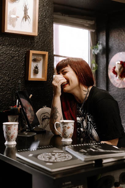 Bloody Ink, Tatoueur à Issoire