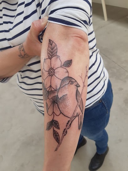 Nuage D'Encre, Tatoueur à Tessy-Bocage