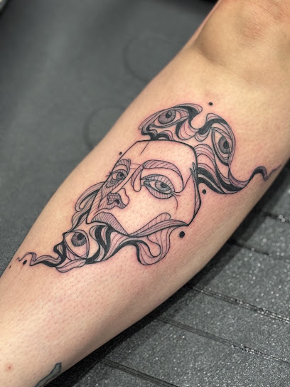 Elden Ink Tattoo, Tatoueur au Boulou