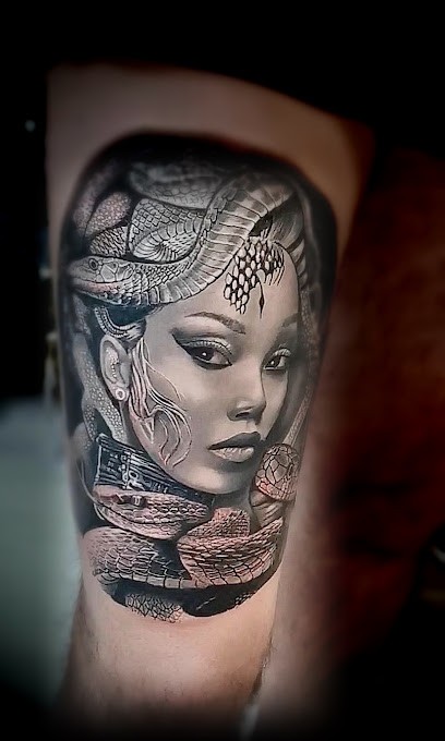 Nanoo Inka, Tatoueur à Rochefort