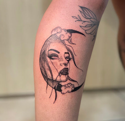 Yo Ink Tattoo Tatoueur à Scionzier