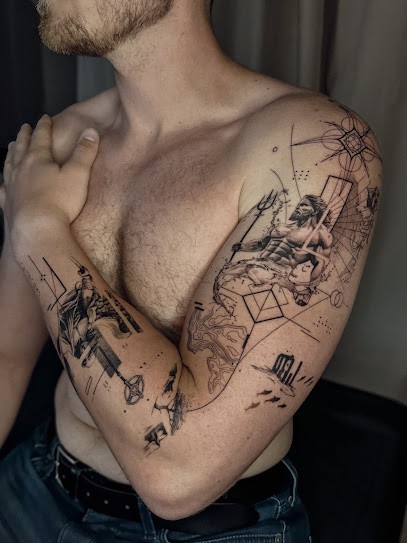 Nova tattoo, Tatoueur à Montauroux