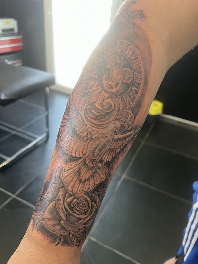 Aihu Tattoo, Tatoueur à Sarrola-Carcopino