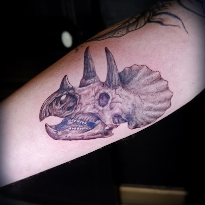 Wiccam Tattoo, Tatoueur au Montsaugeonnais