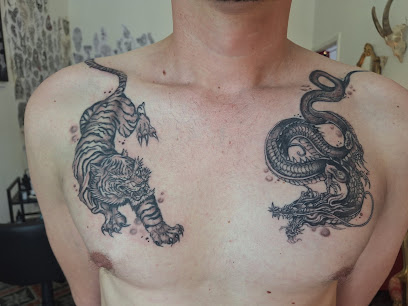 M-Organink, Tatoueur à Alba-la-Romaine