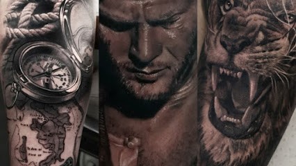 Museum of Madness, Tatoueur à Saint-Laurent-du-Var