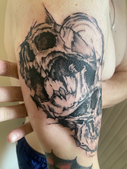 Diminktattoo, Tatoueur à Pontarlier
