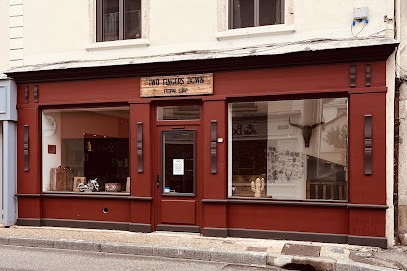 Two Fingers Down, Tatoueur à Miribel