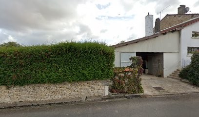 Welcome To The Tatau, Tatoueur à Treix