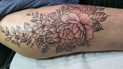Alicia solaris tattoo, Tatoueur à Thouars