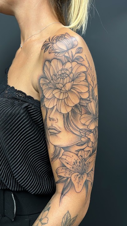 Snake Tattoo, Tatoueur à Royan