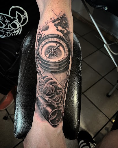 Exode sept-sorts, salon de tatouage et de Piercing, Tatoueur à Sept-Sorts