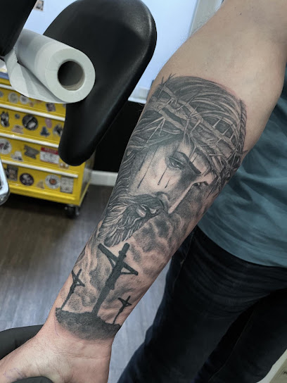 Les Pluies D'avril, Tatoueur à Hénin-Beaumont