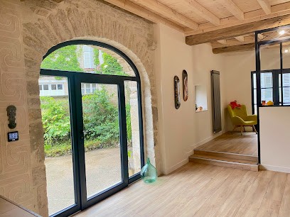 Ponpon Tatwo, Tatoueur à Savigny-lès-Beaune