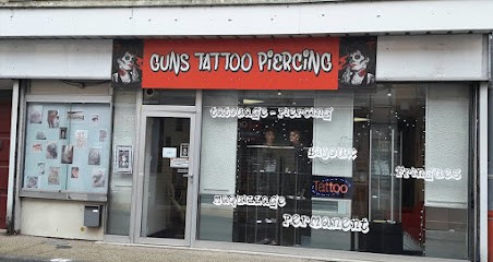 GUNS Tattoo Piercing, Tatoueur à Miribel