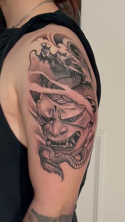 Custom Gallery, Tatoueur à Thionville