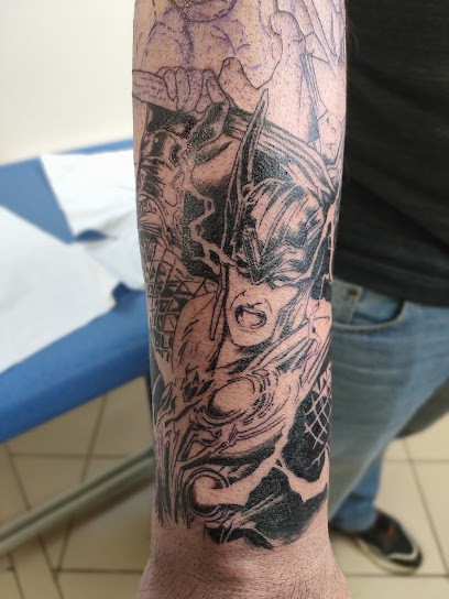 Corpuscule Tattoo Piercing, Tatoueur à Savigny-le-Temple