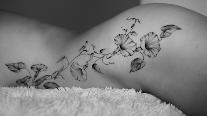 Tizia Tal 💐 Tatouage Floral Toulouse Tatoueur à Toulouse