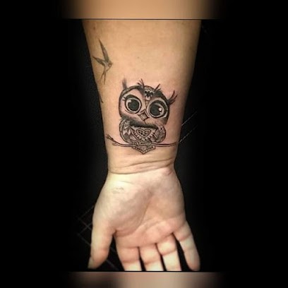Raven Tattoo Concept, Tatoueur à Vitry-le-François