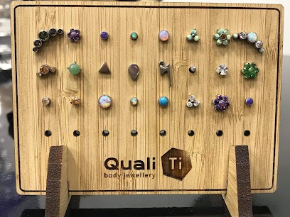 Sphinx body art, Tatoueur à Solliès-Pont