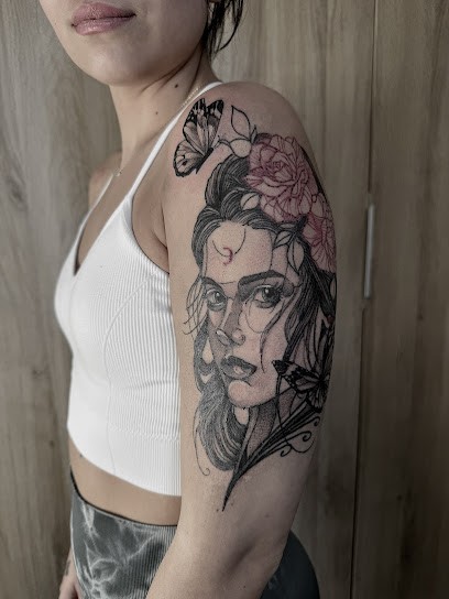 Vinsmoke Tattoo, Tatoueur à Saint-Jeoire