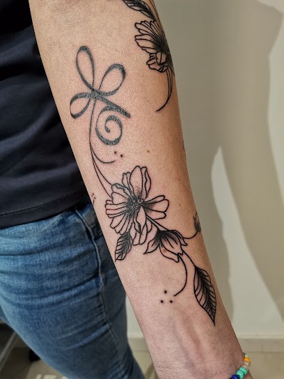 L'encre Des Louves, Tatoueur à Saint-Jean-de-Sixt