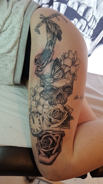 Needle Garden Tattoo, Tatoueur à Thiberville