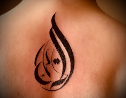 Le Rosaire Et L'encrier, Tatoueur à Cordes-sur-Ciel