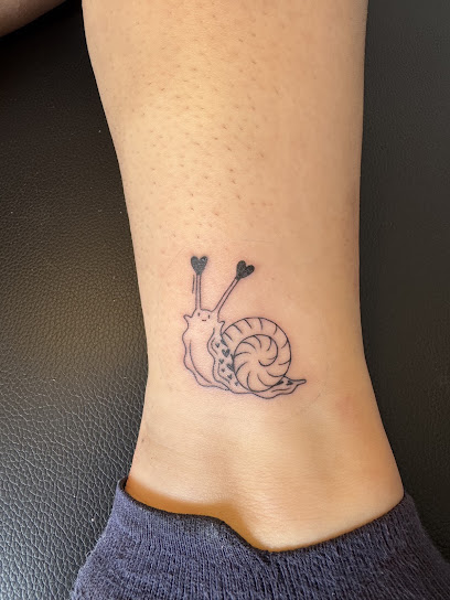 Adora Tattoo Tatoueur à Grasse