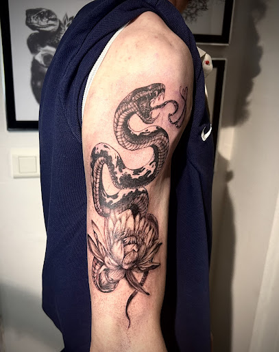 L'éclipse Tattoo Shop, Tatoueur à Parigné-l'Évêque