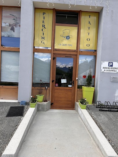 Le chat fou tattoo & piercing, Tatoueur à Saint-Chaffrey