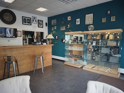 Witch Hazel Tattoo Shop, Tatoueur à Versailles