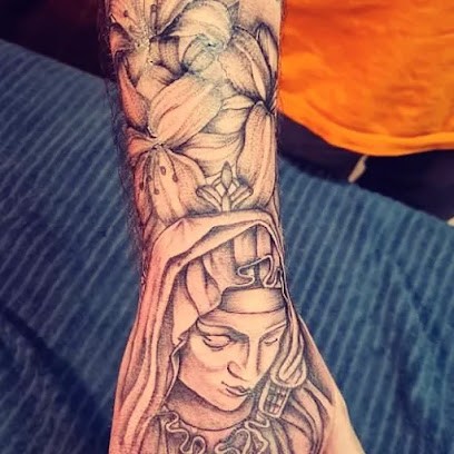 LT Tattoo, Tatoueur à Prin-Deyrançon