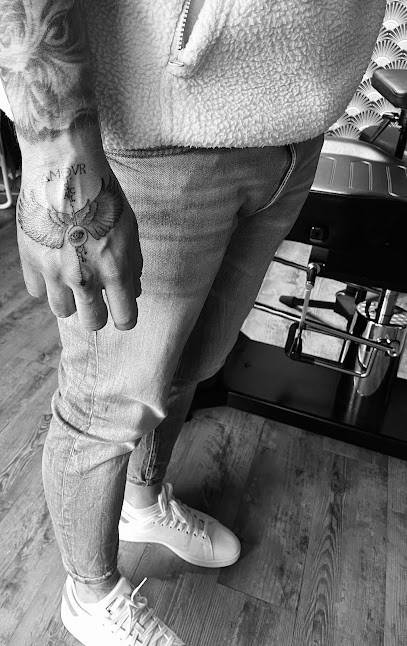 Gorilla tattoo, Tatoueur à Roquebrune-sur-Argens