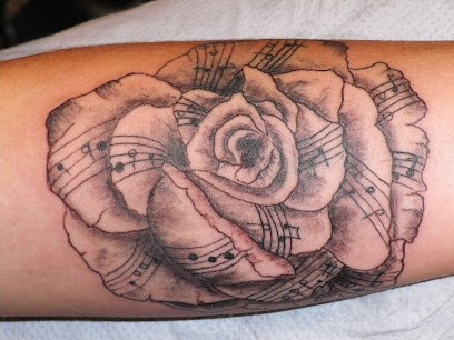 Karl Tattoo, Tatoueur à Montmartin-sur-Mer