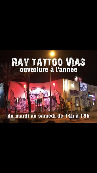Ray Tattoo, Tatoueur à Vias