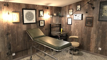L'encrier catalan tattoo shop piercing, Tatoueur à Saint-Hippolyte