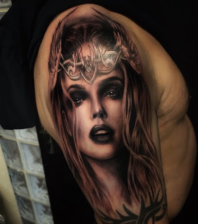 Revolution tattoo orvault, Tatoueur à Orvault