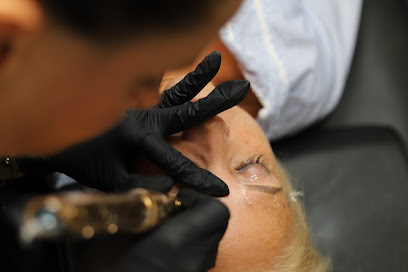 La Maison B, Tatoueur à Pontchâteau