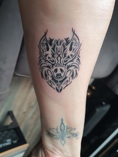 TOMANGIE TATTOO, Tatoueur à Villeneuve-sur-Bellot