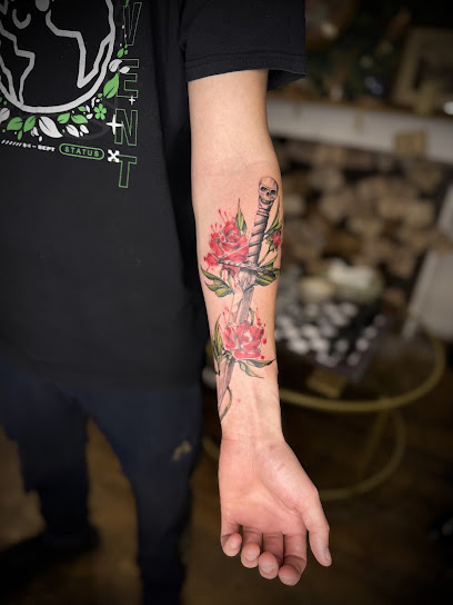 La Pensine À Tatoués Par La Goutte De Pluie Tattoo (Salon De Tatouage Et De Piercing), Tatoueur à Troyes
