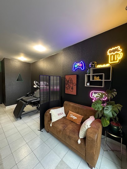 Coeuratypique salon de tatouage, Tatoueur à Romans-sur-Isère