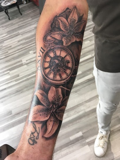 Yfic tatouages, Tatoueur à Morlaix